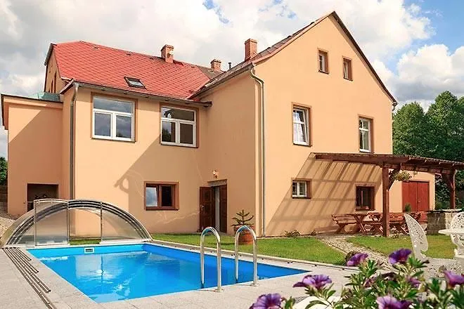 Domek U rybníčku